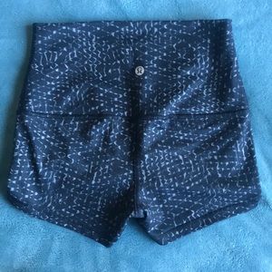 Lululemon Wunder Short